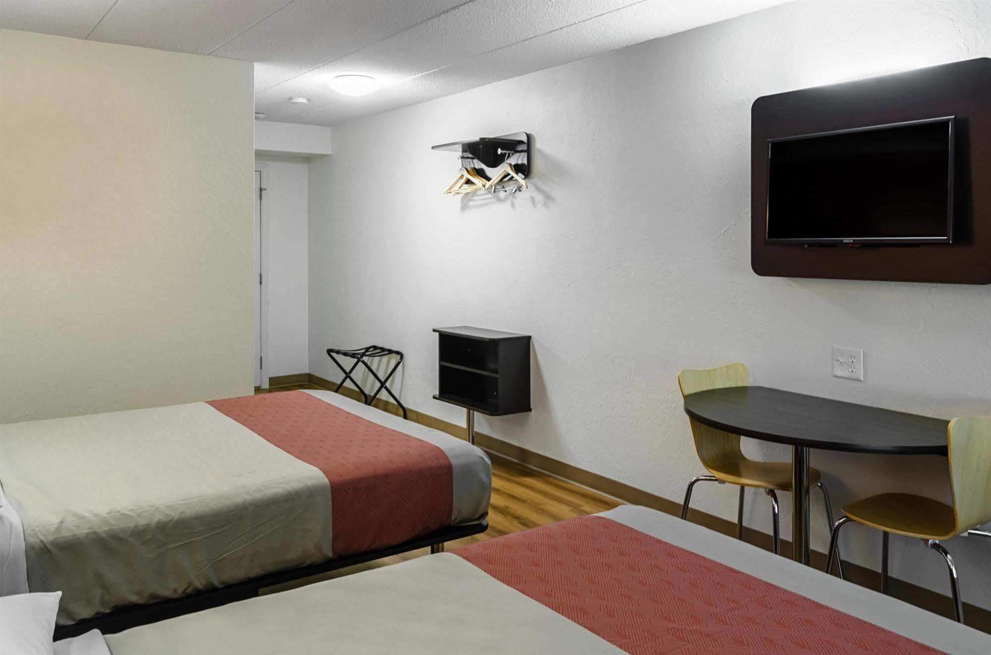 Motel 6 - Westborough Boston Northborough Bagian luar foto